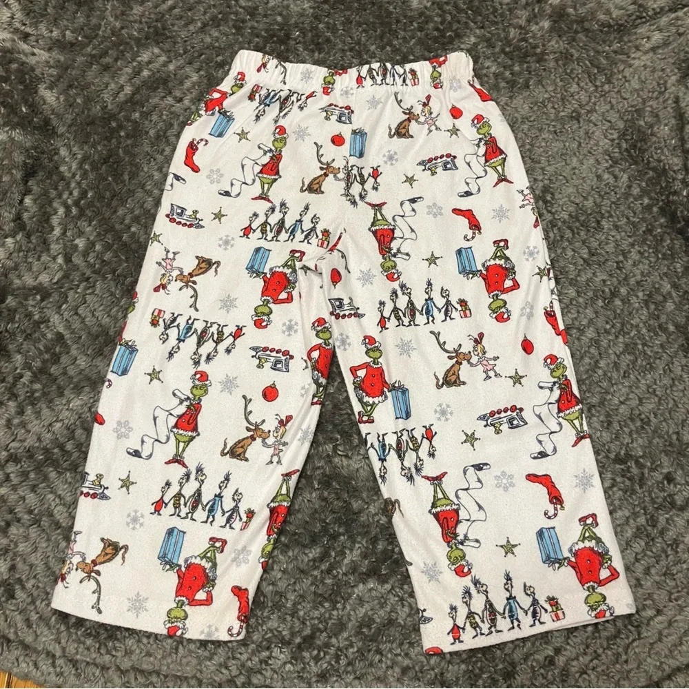 Kids 2T Dr Seuss The Grinch White Flannel Pajama Set‎